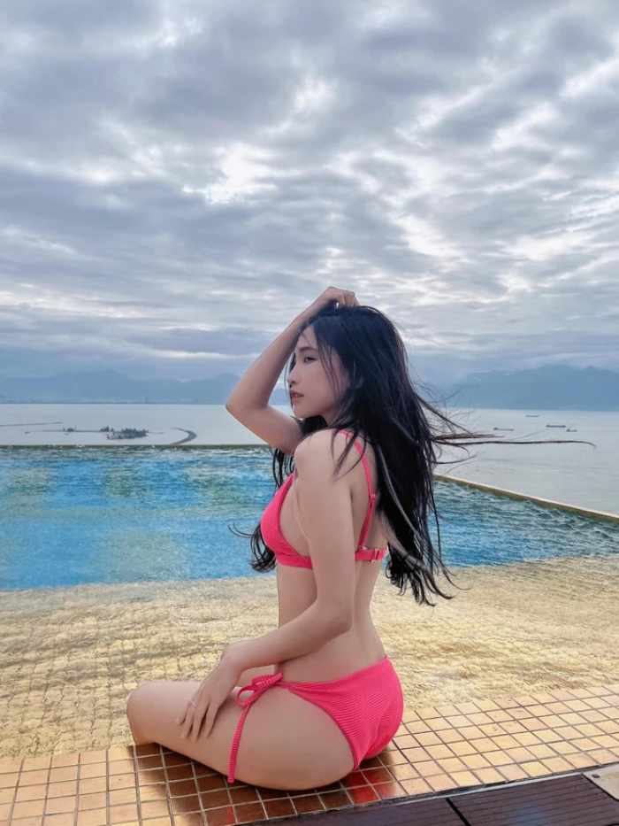 Phong cách sexy quyến rũ của Thiên Kim