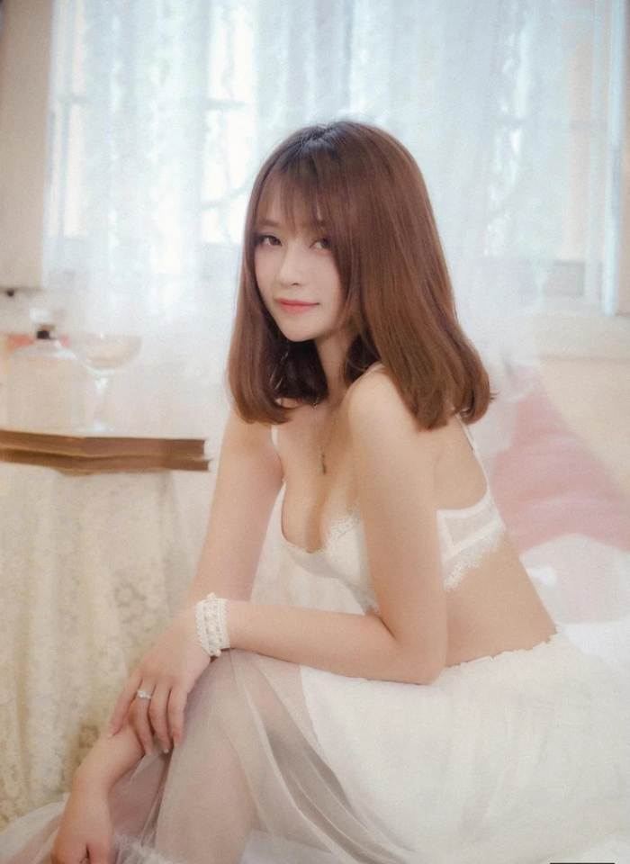 Thơ mộng, nhưng không kém phần quyến rũ của Lyly Sury