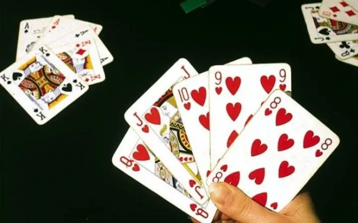 Cần nắm được tổ hợp "phỏm" trong game bài