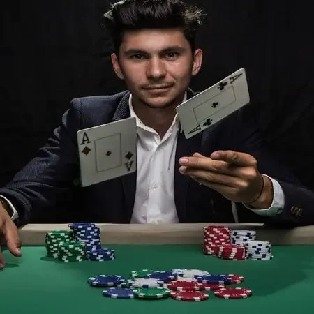 Hướng Dẫn Cách Đọc Bài Poker Cơ Bản Cho Người Chơi Mới